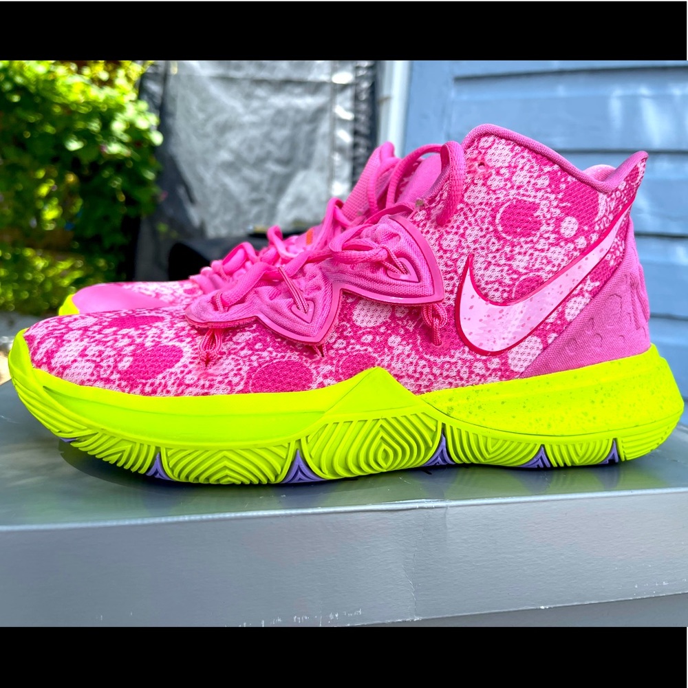 SOLD “Spongebob” Kyrie 5 Patrick Star Edition